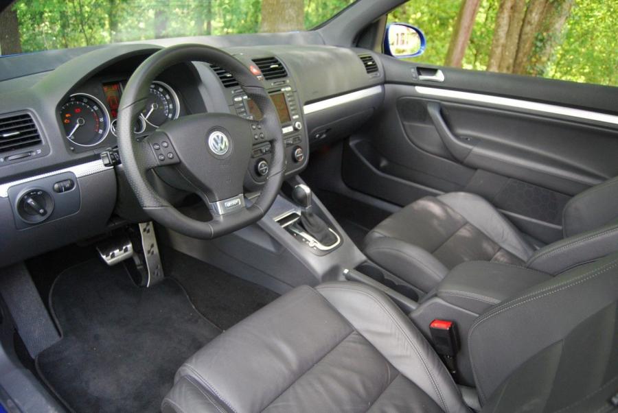  Volkswagen Golf R32 2008 года  (фото 37 из 62)